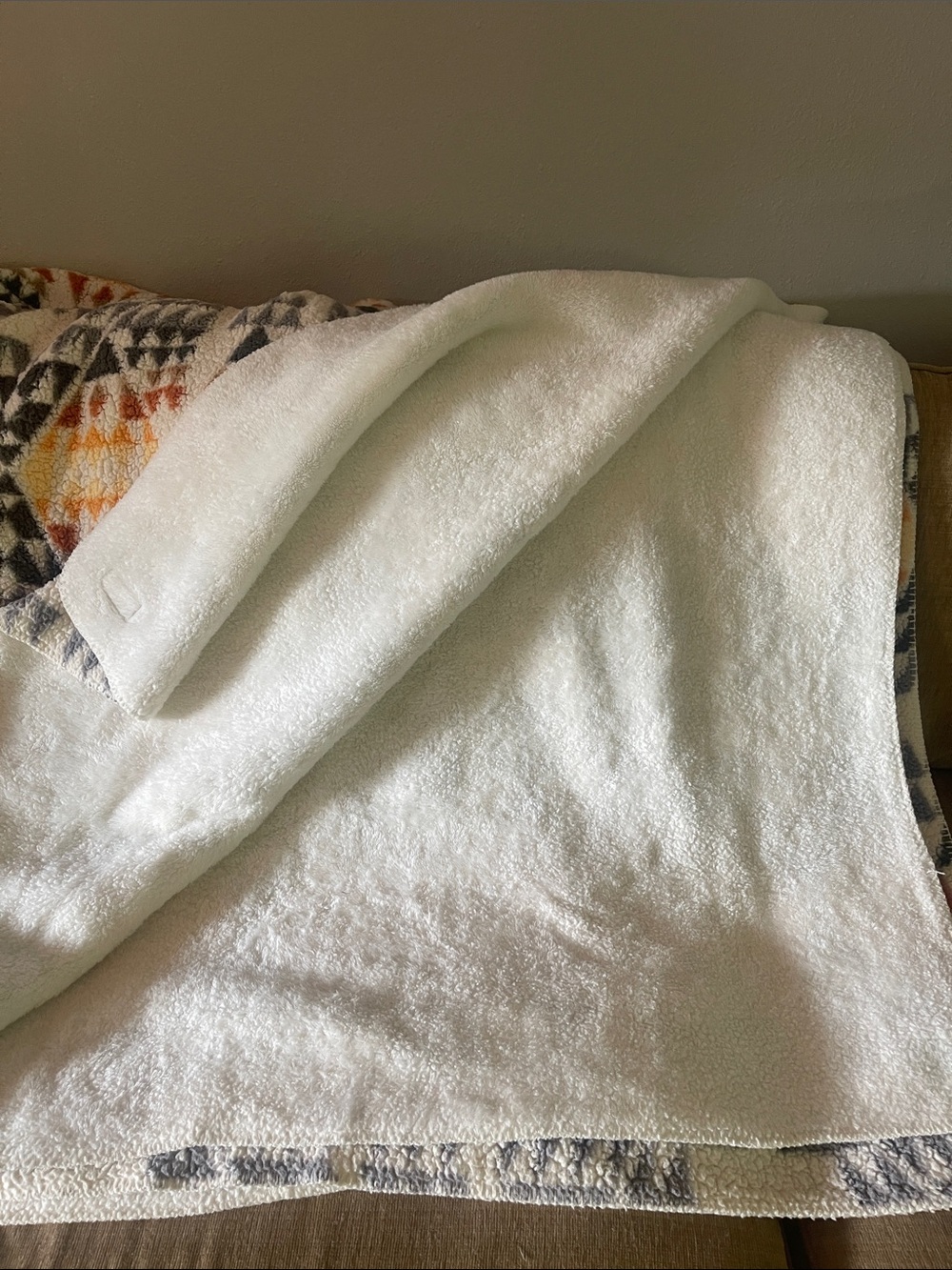 Pendleton Sherpa blanket - Picture 3 of 3